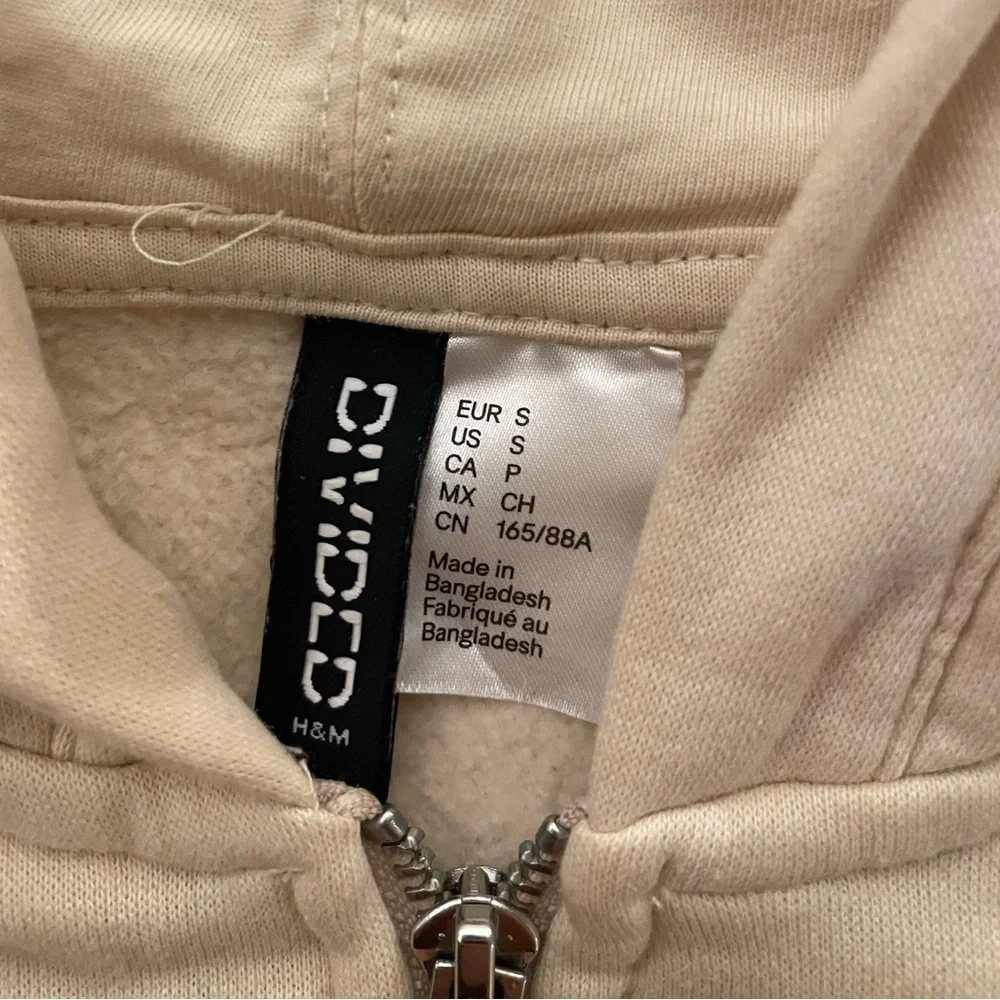 H&M Cropped Hoodie - Picture 3 of 3